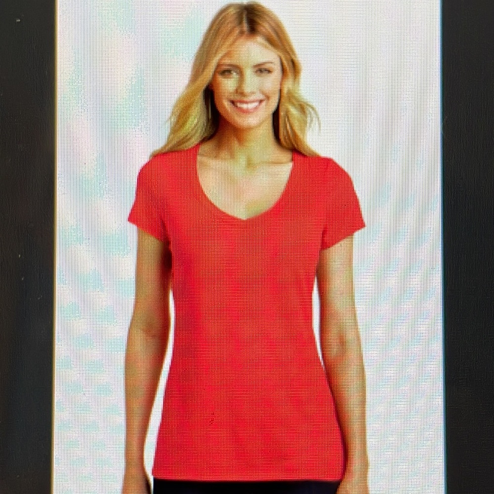 Danskin v neck shirt size Large 12-14